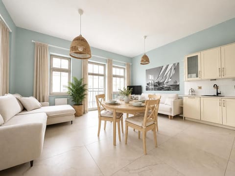 Balcony/Terrace, Kitchen or kitchenette, Living room