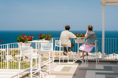 View (from property/room), Balcony/Terrace, Lounge or bar, Sea view