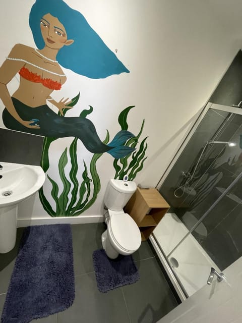 Shower, Toilet, Bathroom