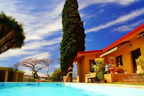 Property building, Garden view, Pool view, Swimming pool