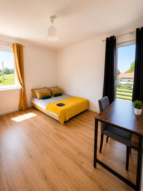 Bed, Photo of the whole room
