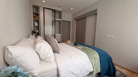 Bed, Photo of the whole room, Bedroom, towels, wardrobe