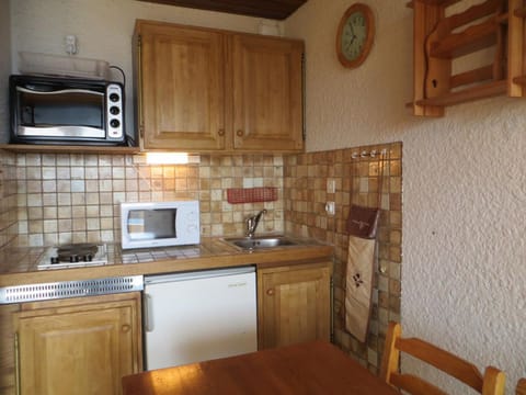 Studio cabine au pied des pistes avec balcon et parking - Auris en Oisans - FR-1-297-14 Cabin in Auris