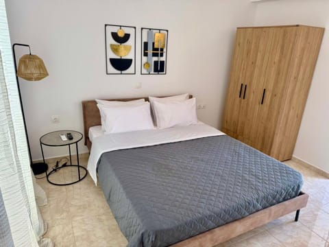 Bed, Photo of the whole room, Bedroom, wardrobe