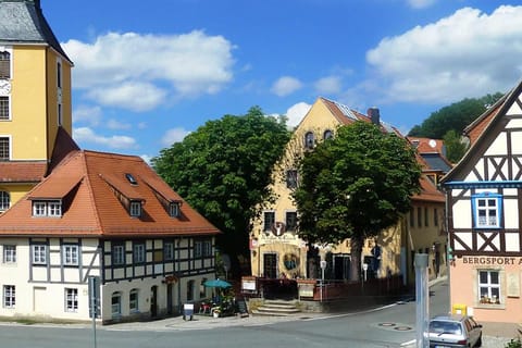 Property building, Day, Neighbourhood, Street view
