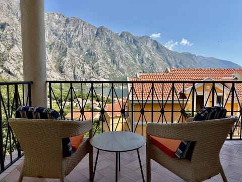 Natural landscape, View (from property/room), Balcony/Terrace, Mountain view