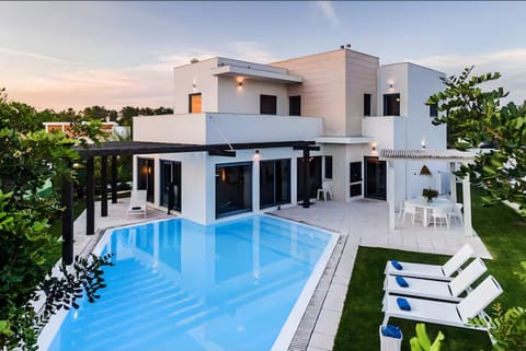 Property building, Swimming pool