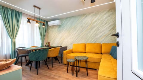Living room, Seating area, Dining area