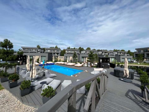 Patio, Swimming pool, sunbed, sunbed