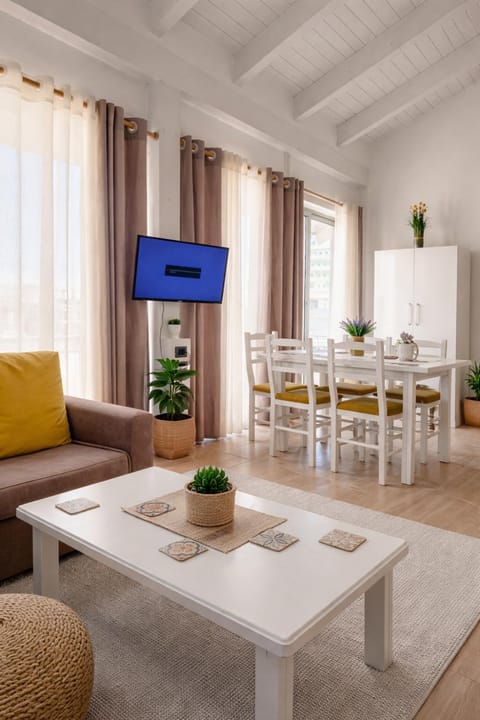 Seating area, Food
