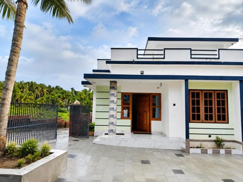 Facade/entrance, Garden view