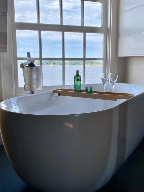 Bathroom, Bath