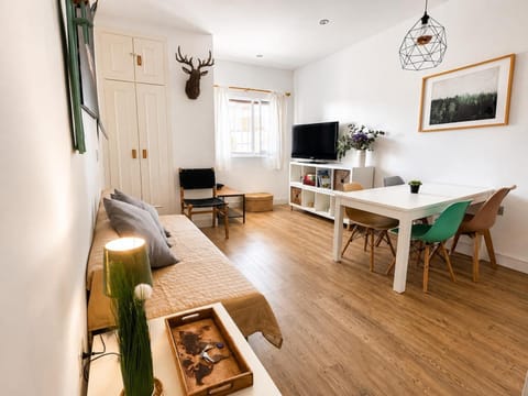 TV and multimedia, Living room, Dining area