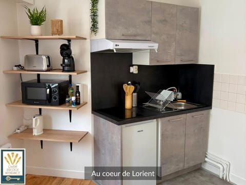 Coffee/tea facilities, microwave, toaster, kitchen