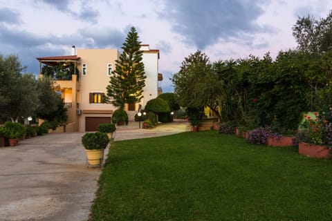 Facade/entrance, Garden