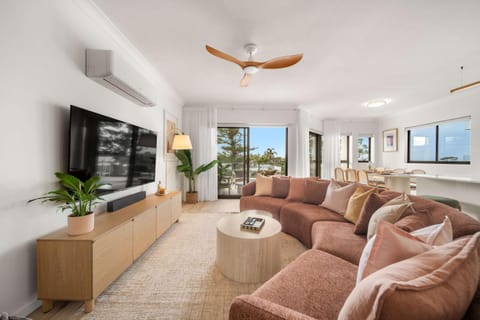 Communal lounge/ TV room, TV and multimedia, Living room, Seating area