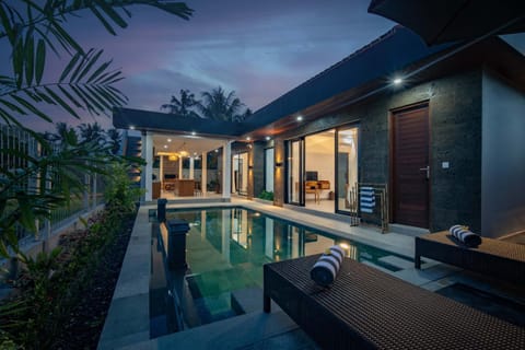 Night, Swimming pool