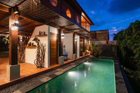 Property building, Swimming pool