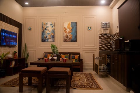 Kitchen or kitchenette, Living room