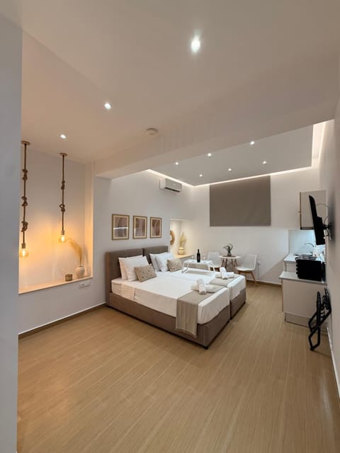 Bed, TV and multimedia, Photo of the whole room