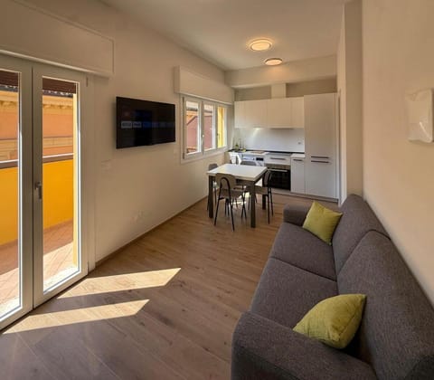TV and multimedia, Kitchen or kitchenette, Living room, Dining area