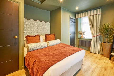 Bed, Bedroom, wardrobe