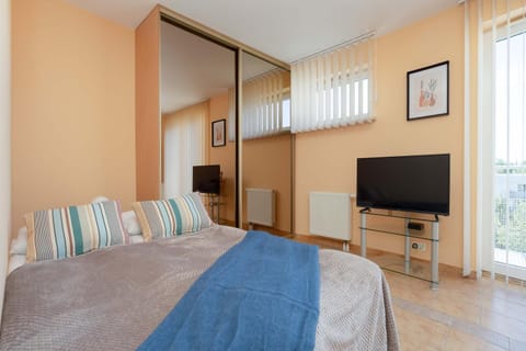 Bed, TV and multimedia, Photo of the whole room, Evening entertainment