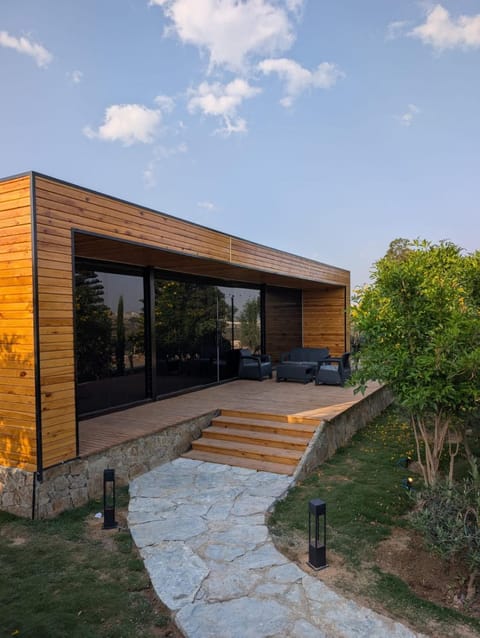 Property building, Day