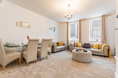 Living room, Seating area, Dining area