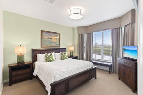 Bed, TV and multimedia, Photo of the whole room, Evening entertainment, Bedroom