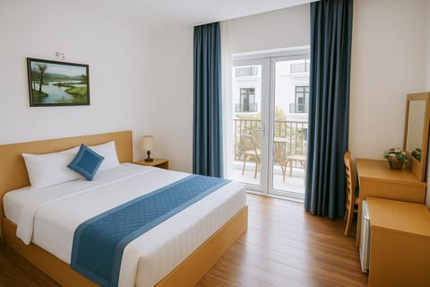 Bedroom, Quiet street view