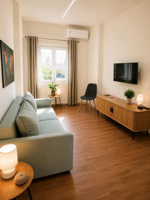 Communal lounge/ TV room, TV and multimedia, Living room, Seating area