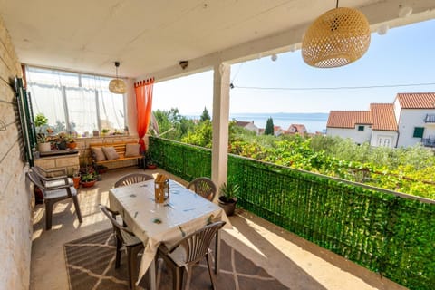 Day, Natural landscape, View (from property/room), Balcony/Terrace, Seating area, Dining area, Garden view, Sea view