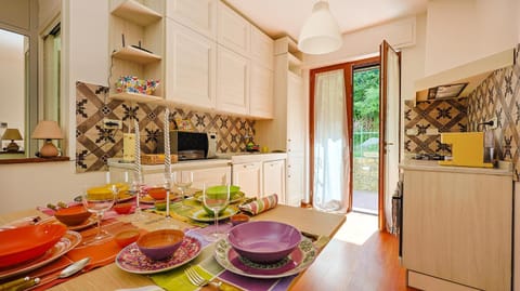 Living room, Dining area, kitchen