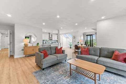 Kitchen or kitchenette, Living room