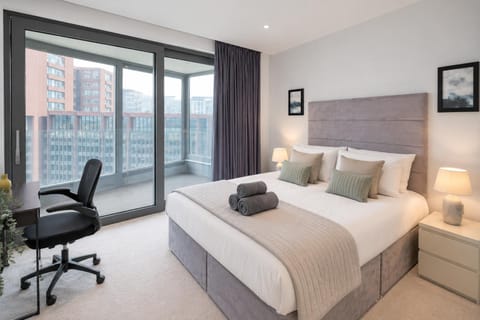 Bed, Balcony/Terrace, Photo of the whole room, Decorative detail, Bedroom, heating, internet, towels, wardrobe