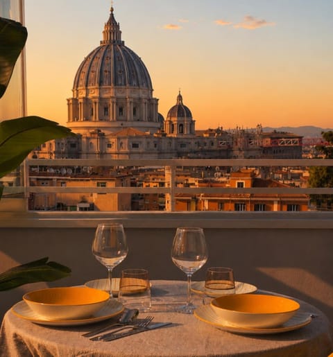 Day, Dining area, City view