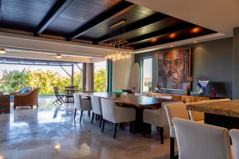 Living room, Dining area, Garden view