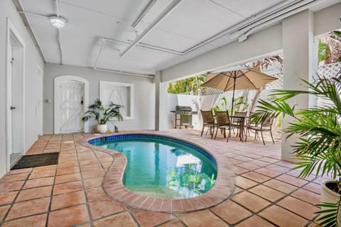 Patio, Day, BBQ facilities, Garden, Dining area, Swimming pool