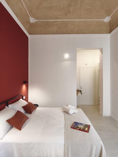 Bed, Photo of the whole room, Bedroom, towels, wardrobe