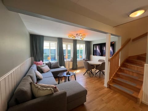 Bed, Living room