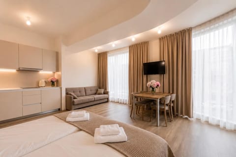 Bed, Living room, Photo of the whole room, Bedroom, towels