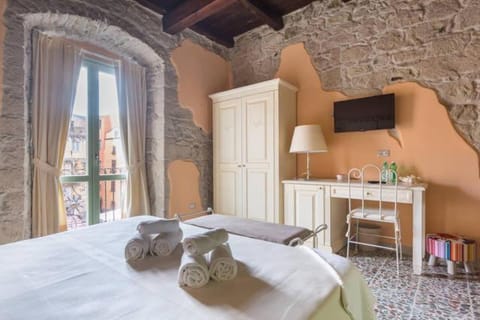 Madalen Guest House Bed and Breakfast in Bosa