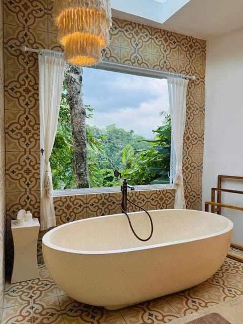 Natural landscape, Hot Tub, Bathroom, Bath