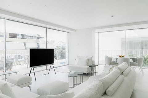 Communal lounge/ TV room, TV and multimedia, Living room, Seating area