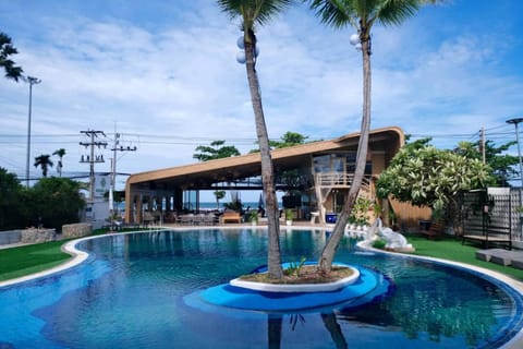 Restaurant/places to eat, Swimming pool, Breakfast, sunbed