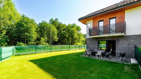 Property building, Day, Natural landscape, BBQ facilities, BBQ facilities, Garden, Garden, Balcony/Terrace, Balcony/Terrace, Floor plan, Cycling, Garden view, Garden view, Quiet street view, internet, internet, internet, pet friendly, pet friendly