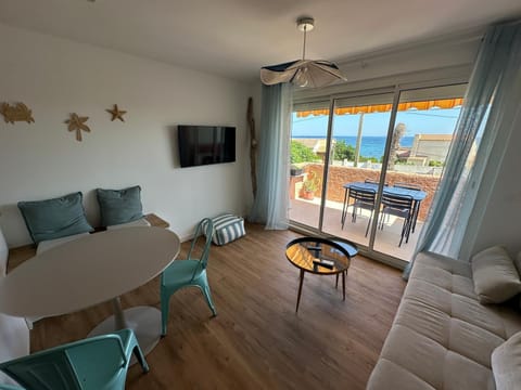 TV and multimedia, Balcony/Terrace, Living room, Dining area, Sea view