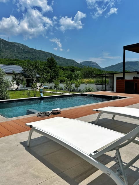 Mountain view, Swimming pool, Swimming pool, sunbed