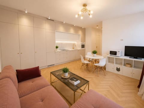 Kitchen or kitchenette, Living room